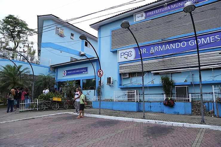 Permanência de Servidores comissionados exonerados nas unidades é ilegal. Denuncie!