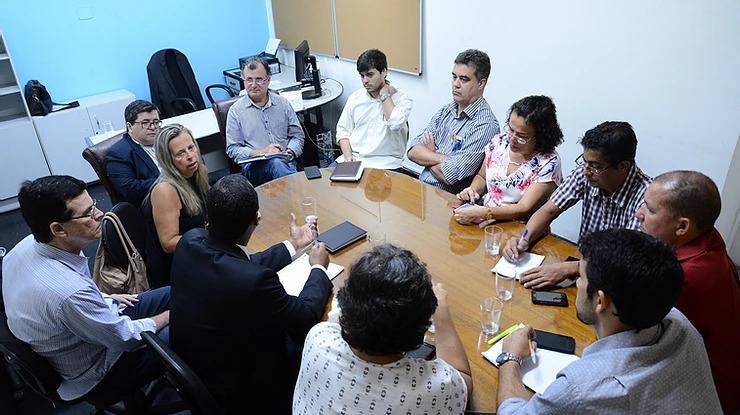 Após encontro com Sindspef, governo abandona ideia de parcelamento em 12 vezes do salário